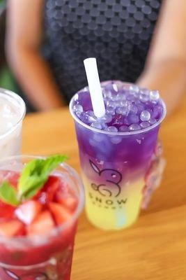 Butterfly pea tea refresher boba!