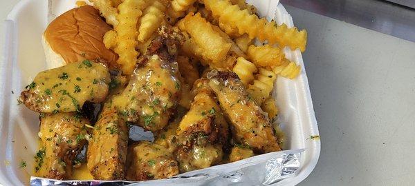 Garlic Parmesan Chicken Wing Basket (6pc),(8pc),(10pc)