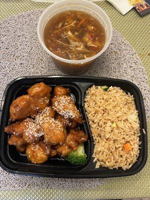 Lunch special : Crispy white meat sesame chicken with fried rice & sweet n sour soup