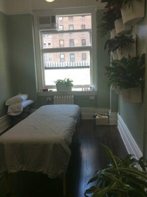 Rachel Felson Rolfing, the office is really relaxing with a living plant wall.