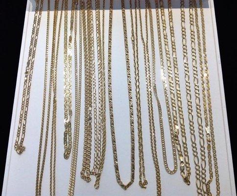 From 10kt to 22kt necklaces