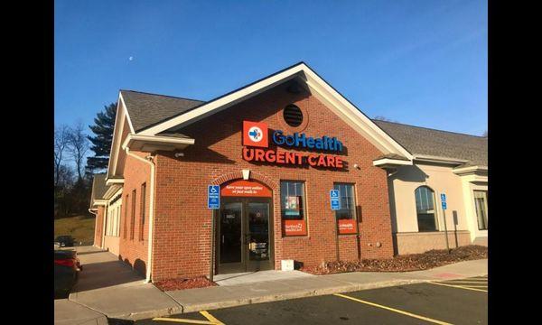 Hartford HealthCare-GoHealth Urgent Care Wethersfield, CT Location Entrance