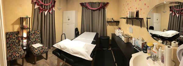 The treatment room! Comfy and cozy to ensure you have a relaxing and satisfying visit.