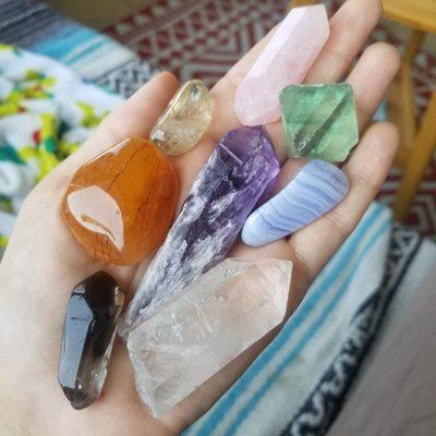 Crystal set for all chakras including clear quartz, amethyst, smoky quartz, fluorite, citrine and rose quartz.