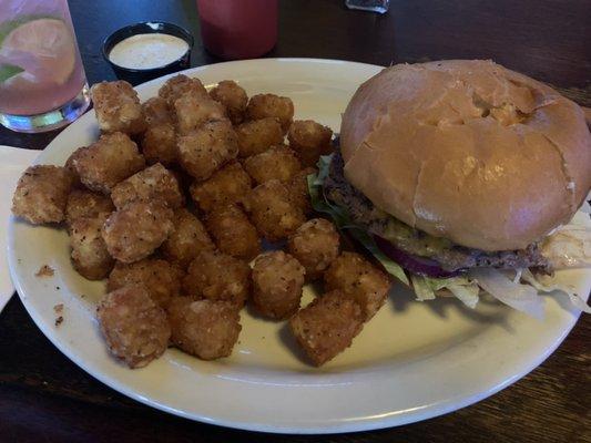 Burger & Tots