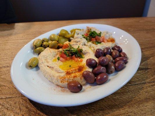 Baba Ghanouj, Hummus