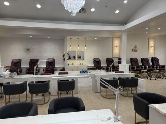 Omnia nail lounge