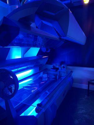 Ultra Open Sun 1050 UV tanning bed