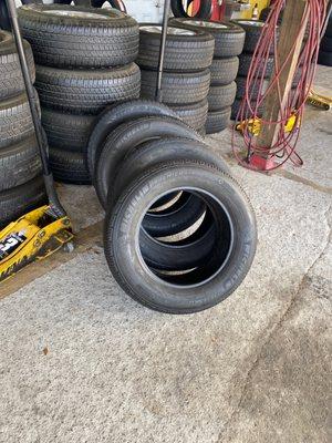 Seffner Tires (A full set for a Dodge Nitro)