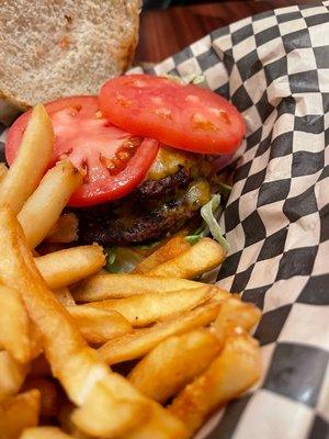 Cheeseburger with fries & honey mustard