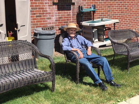 Resident enjoying the garden at Wittenberg Village.