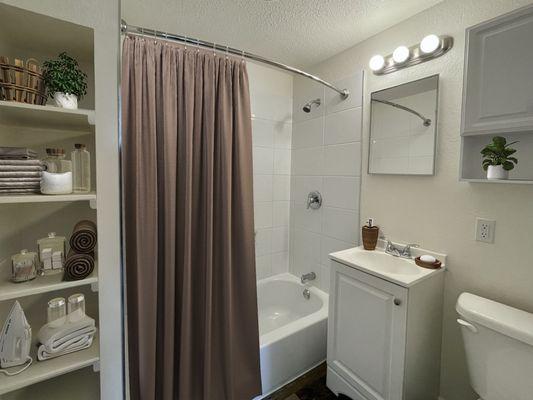 Studio - Bathroom