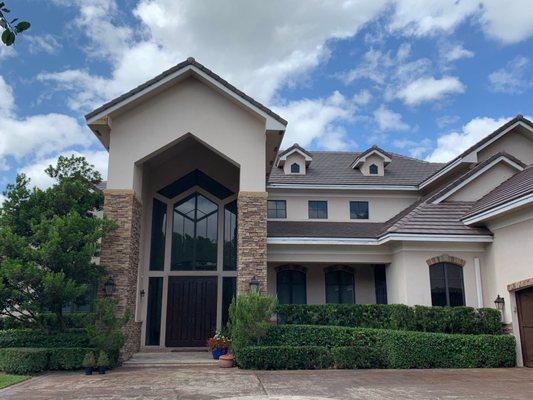 Beautifully done flat tile roof