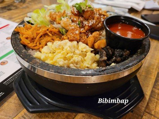 Bibimbap w/ Spicy Chicken ($14.65)