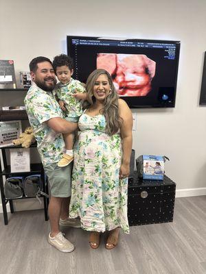 Goldenview Ultrasound San Antonio Clients back to see baby number two with a 3d/4d & HD Ultrasound