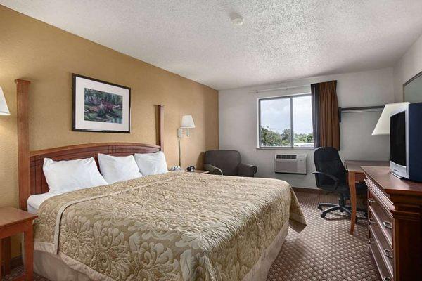 Super 8 By Wyndham Canton/Livonia Area