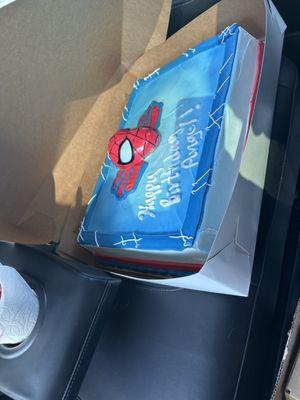 Cake with no lid ( I had to pay an extra $3 for another box to create a makeshift lid)