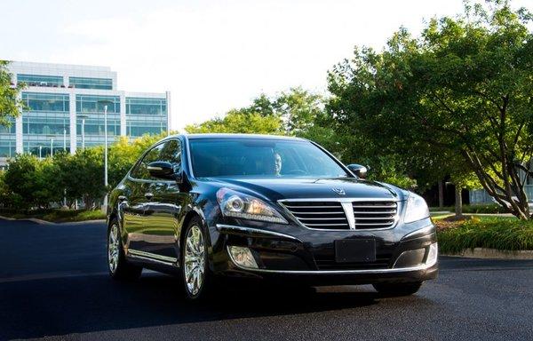 HYUNDAI EQUUS (3 PASSENGER SEDAN)