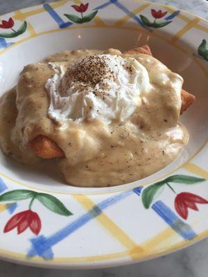 Beignet & Sawmill Gravy