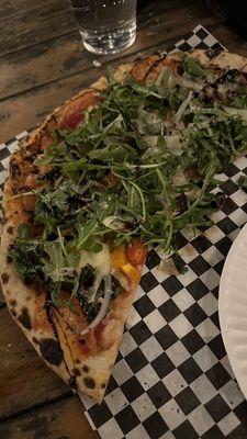 Had the vegetarian pizza. Delicious!