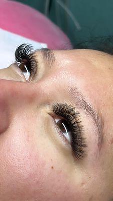 Hybrid/ Light Volume/ Y lashes- Cat eye