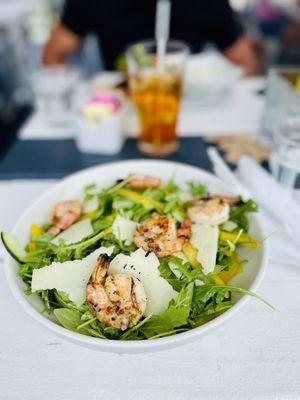 Salad with shrimp