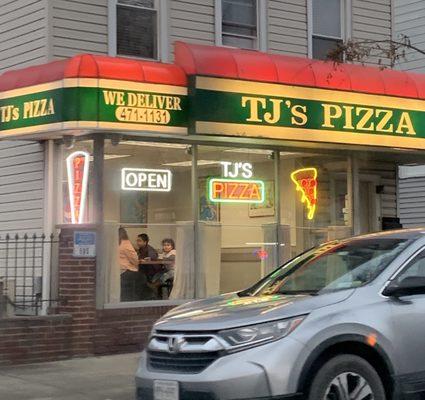 TJ's PIZZA