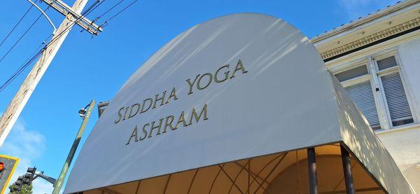 Siddha Yoga Ashram in Oakland