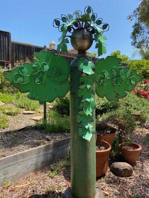 Original Metal Sculpture by Glashoff - Estate Sales Fairfield CA Solano County Liquidator Garden Art Statuary Pottery Plants Potager Plants