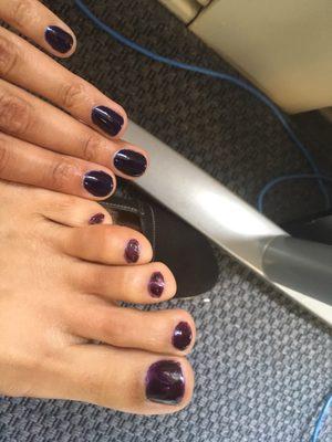 Different color mani and pedi despite using same polish (mani was gel).