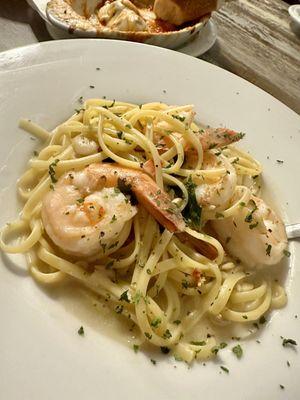 Shrimp Scampi Linguini