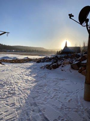 Photo of the area in front of the lodge