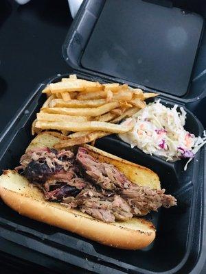 Pulled pork sandwich with fries & coleslaw