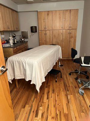 Acupuncture treatment room.