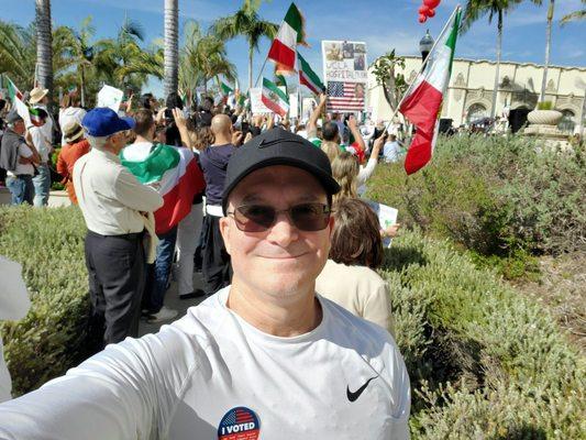 David selfie outside City Hall after 11-2022 voting.