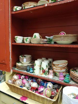 Sets of dishes, holiday items