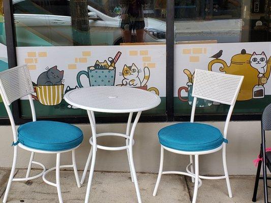 Outdoor seating - sorry no cats here!