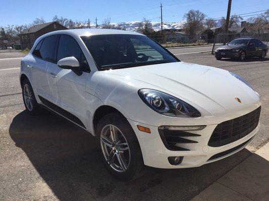 Porsche Macan and sunshine