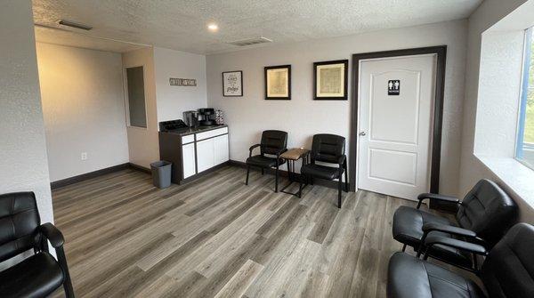 TurnKey Auto Repair has a comfortable and clean lobby!