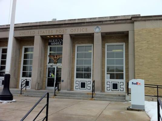 Berwyn Post Office main entrance on 22nd St.