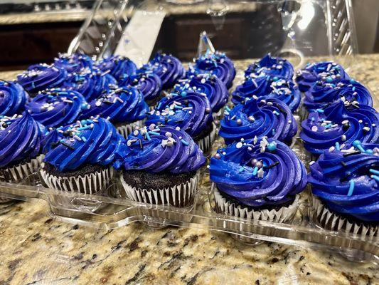 Galaxy cupcakes