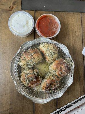 Vicinis Garlic Knots