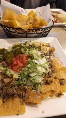 Nachos with ground beef