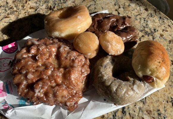 Apple fritter, blueberry cake, chocolate old fashioned, glazed, jalapeño kolache