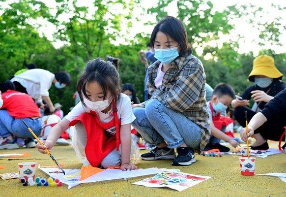 Mandarin in the Park program on Sundays 10am. Location: Jackson Heights, Queens, NYC.