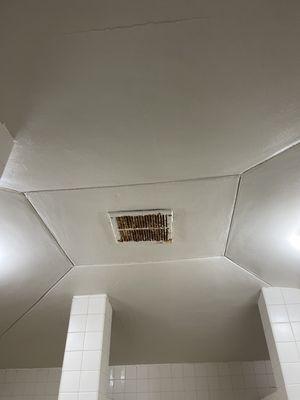 Air vent in showers