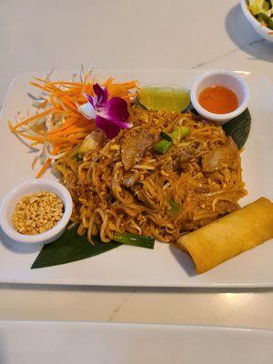 Pad Thai and spring roll (lunch special)