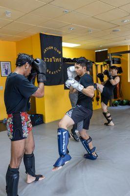 Muay Thai/Kickboxing!