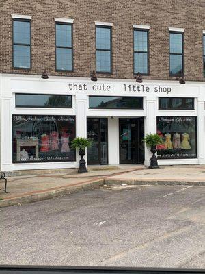 Elizabethtown storefront located in downtown at 56 Public Square