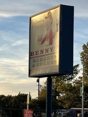 Benny's Burgers & Shakes